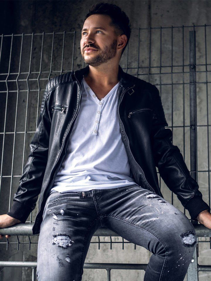 Bijela pamučna muška majica V-izreza bez printa Bolf 4049