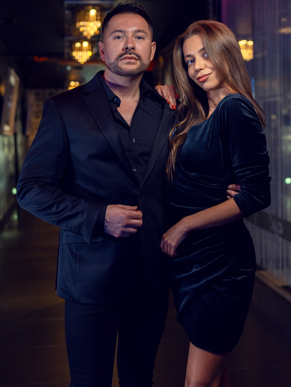 Crna ženska haljina od velura s volanima Bolf Bellisima