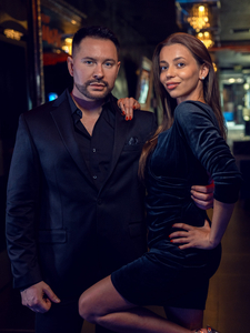 Crna ženska haljina od velura s volanima Bolf Bellisima